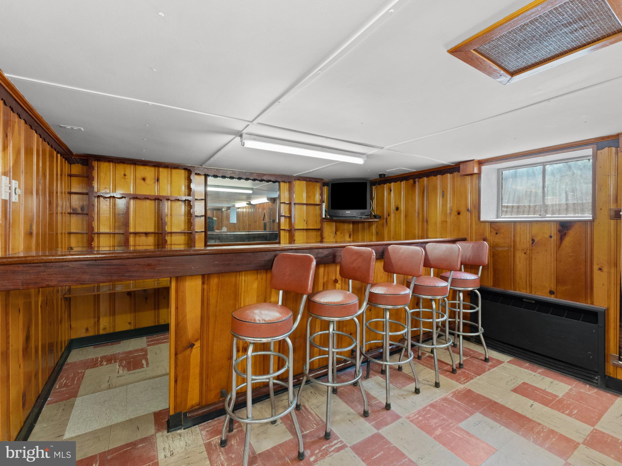 198 S LINCOLN AVENUE