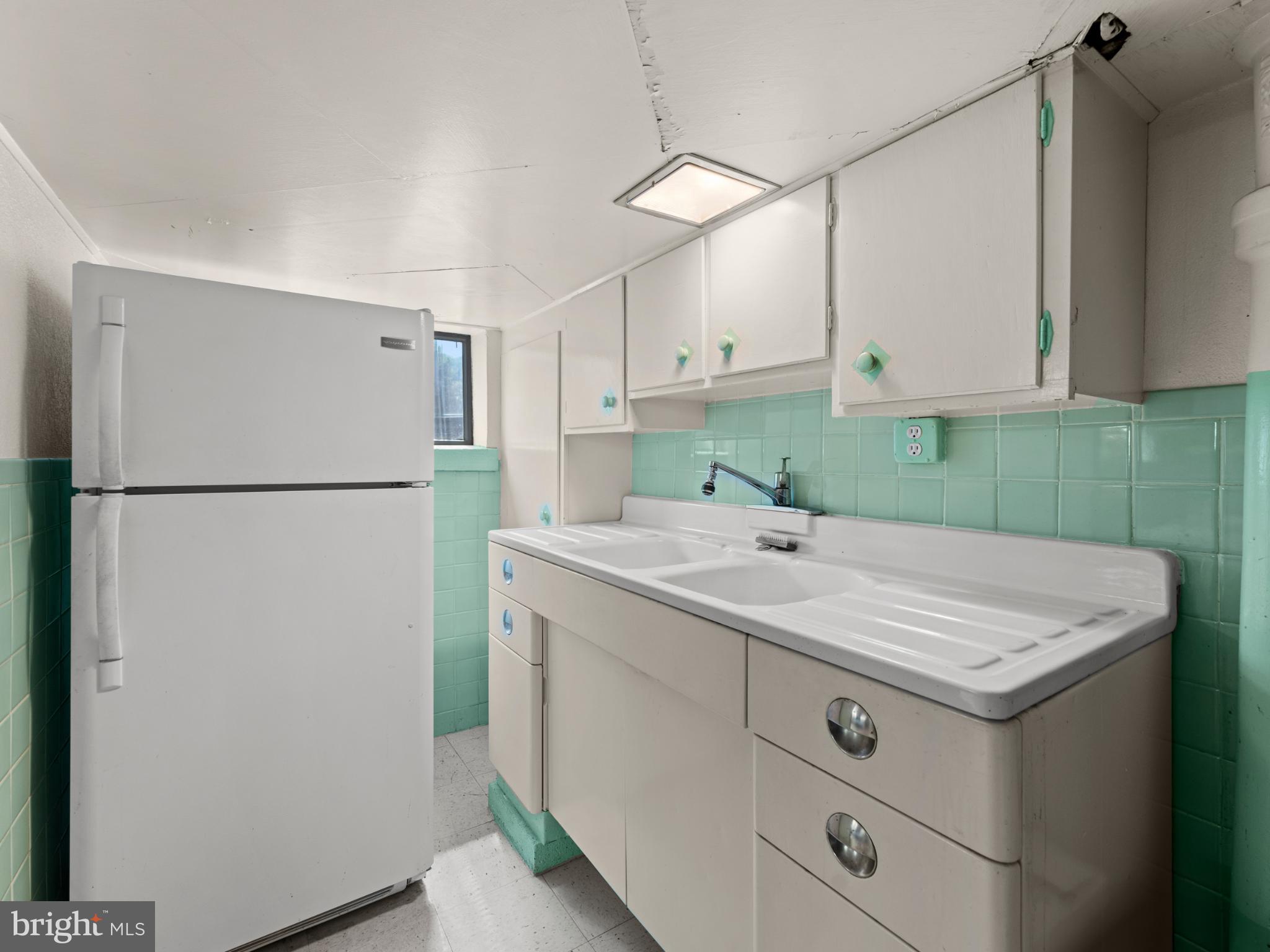 198 S LINCOLN AVENUE