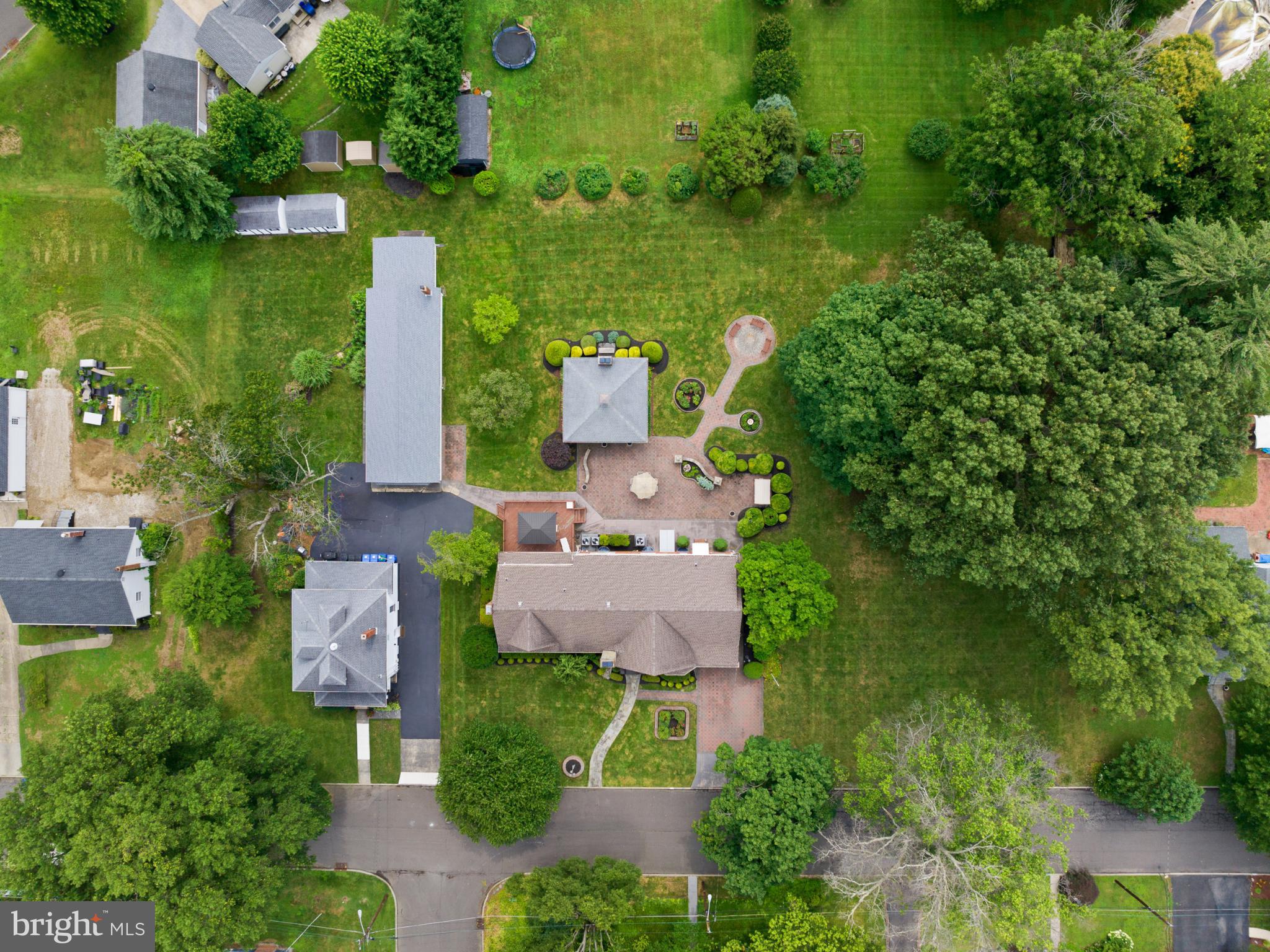 198 S LINCOLN AVENUE