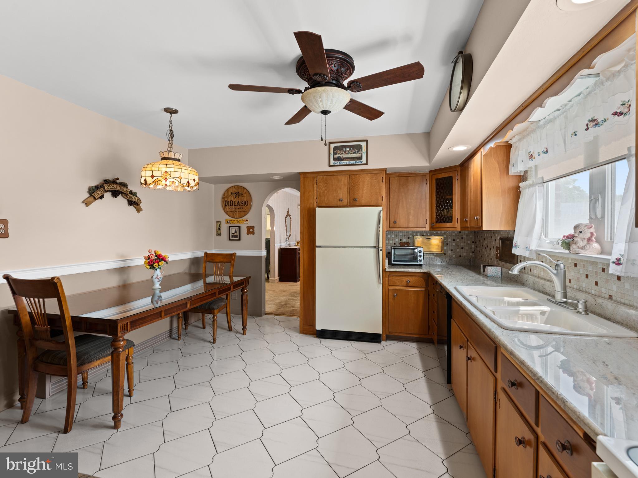 198 S LINCOLN AVENUE