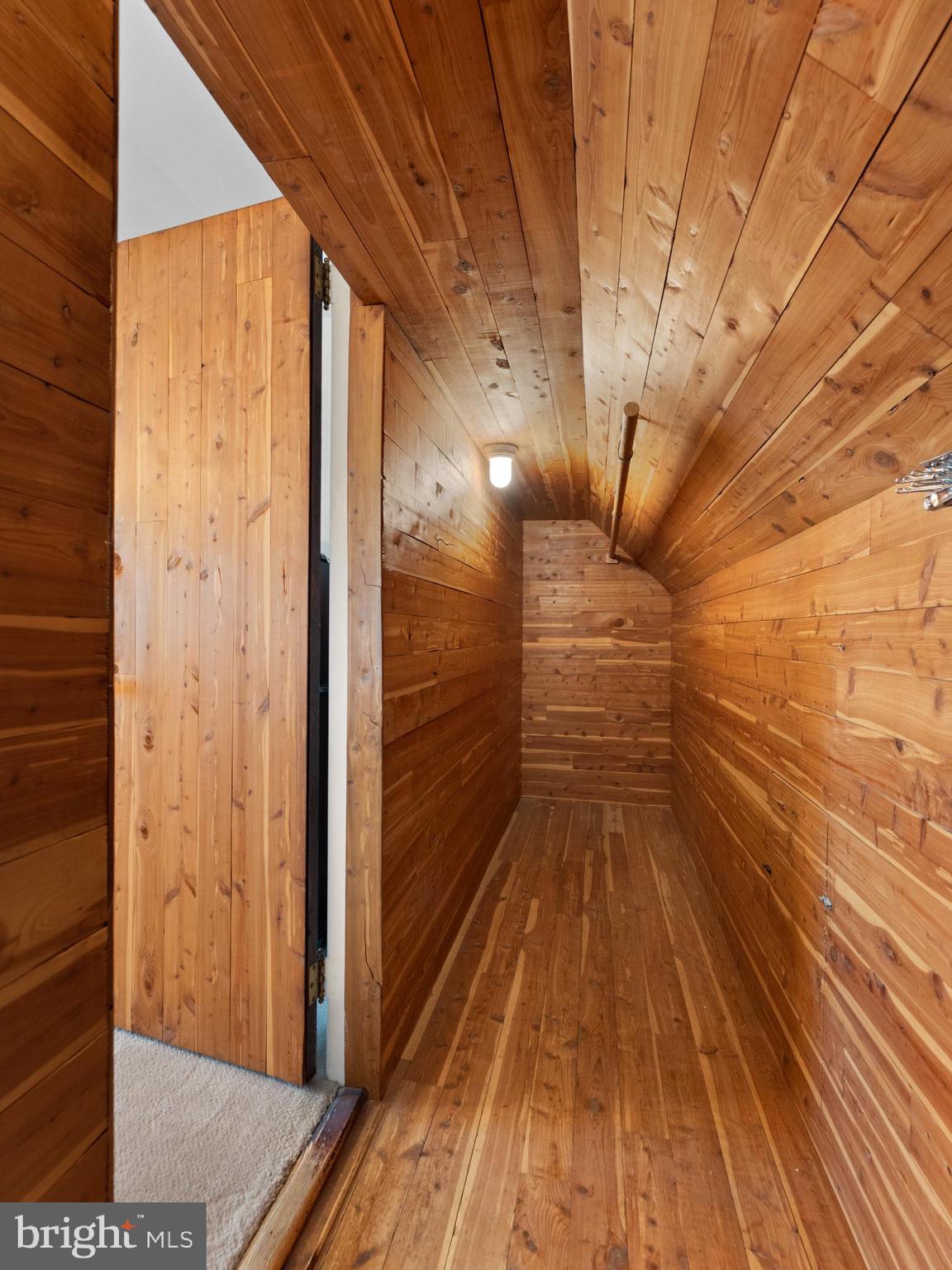 198 S LINCOLN AVENUE