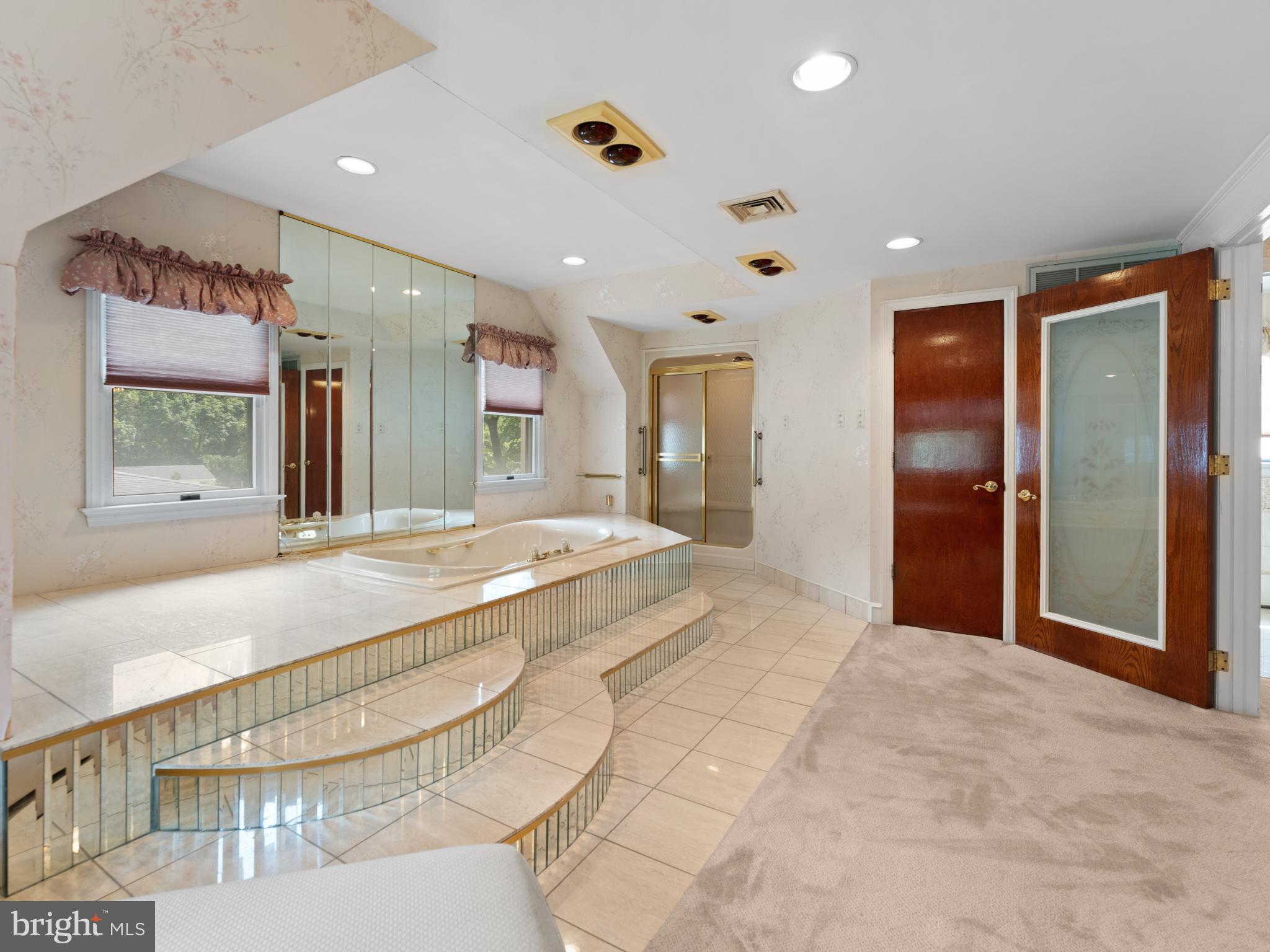 198 S LINCOLN AVENUE