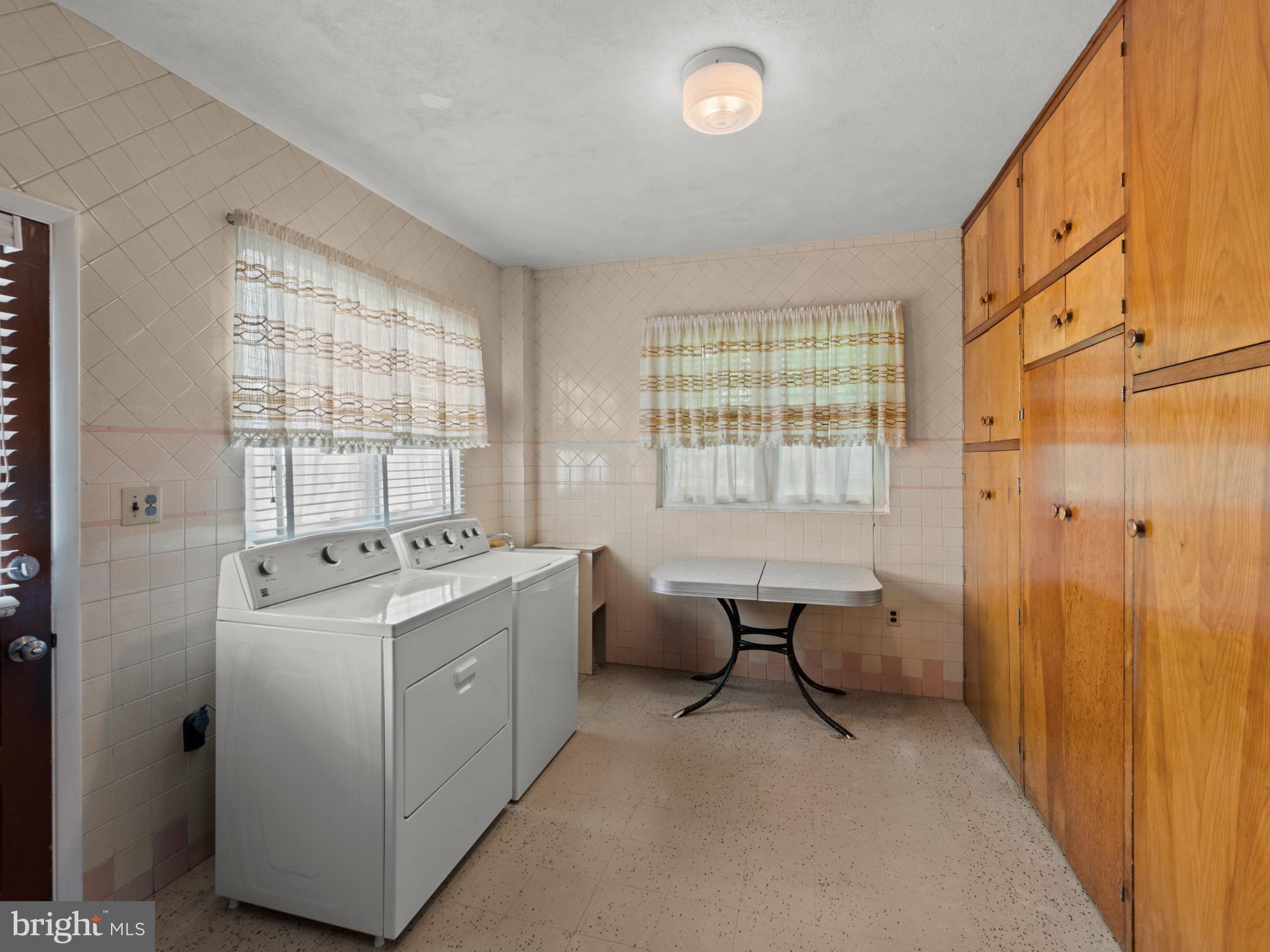 198 S LINCOLN AVENUE