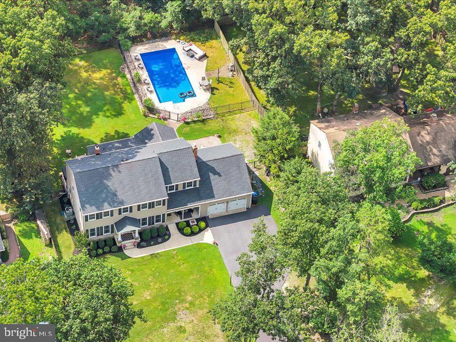 8 STONEHENGE DRIVE