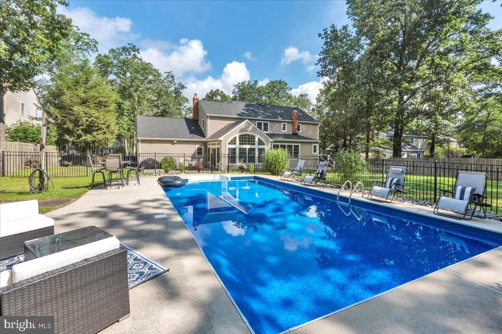8 STONEHENGE DRIVE