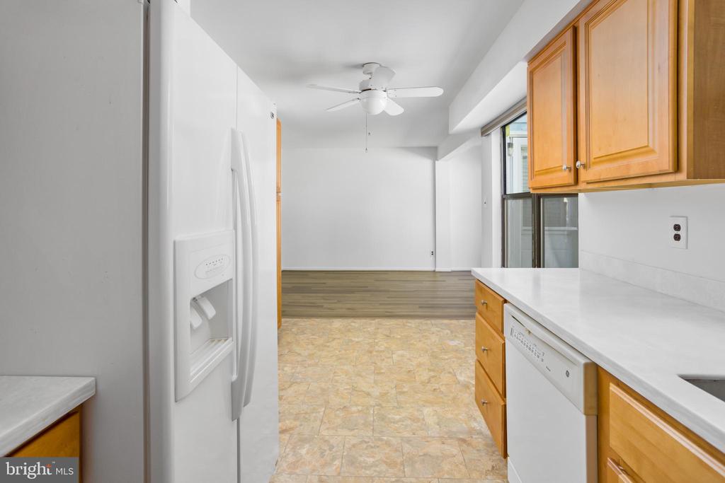 204 FOXWOOD LANE