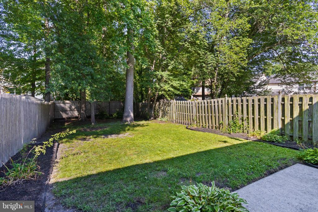 204 FOXWOOD LANE