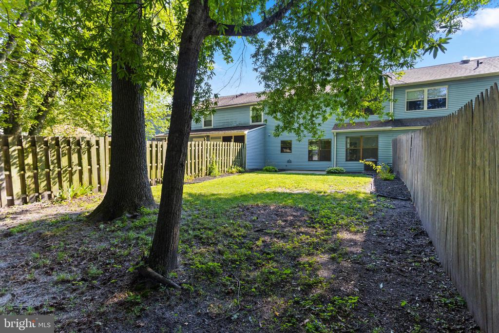 204 FOXWOOD LANE