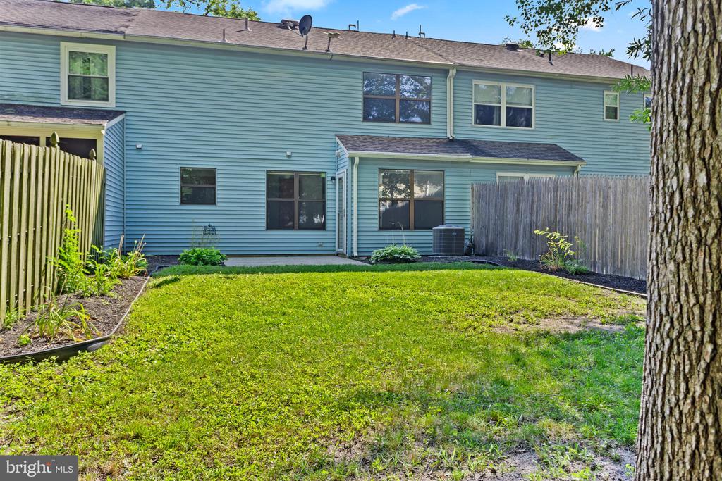 204 FOXWOOD LANE