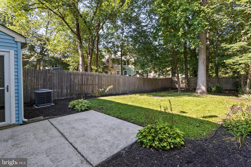 204 FOXWOOD LANE