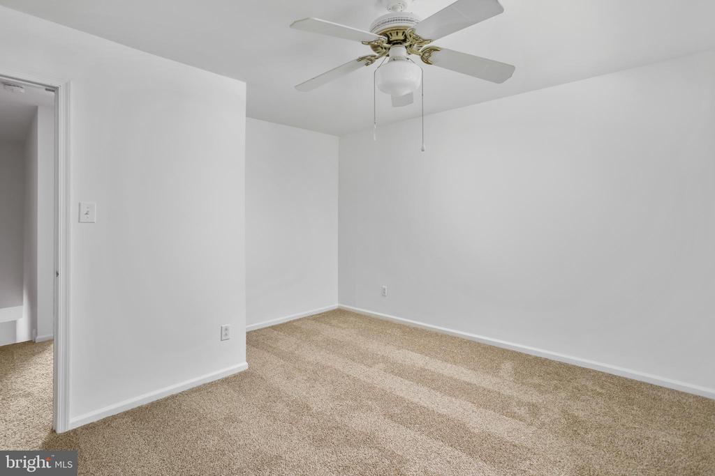 204 FOXWOOD LANE