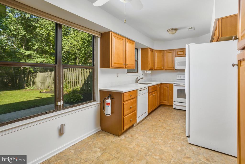 204 FOXWOOD LANE