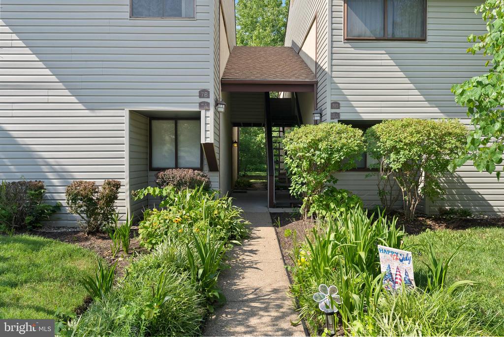 7a E Daisy Ln