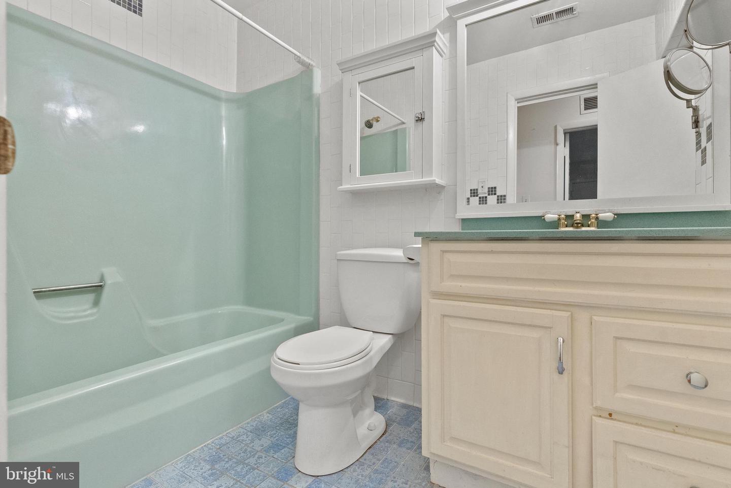 7a E Daisy Ln
