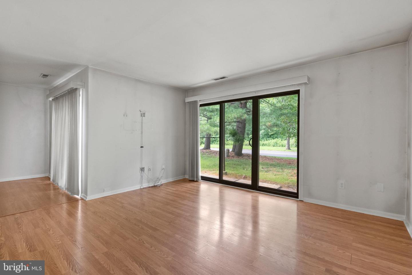 7a E Daisy Ln