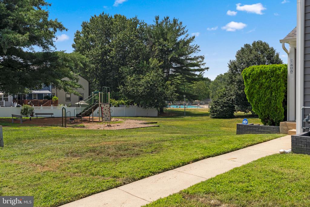 1404 Arrowwood Ct
