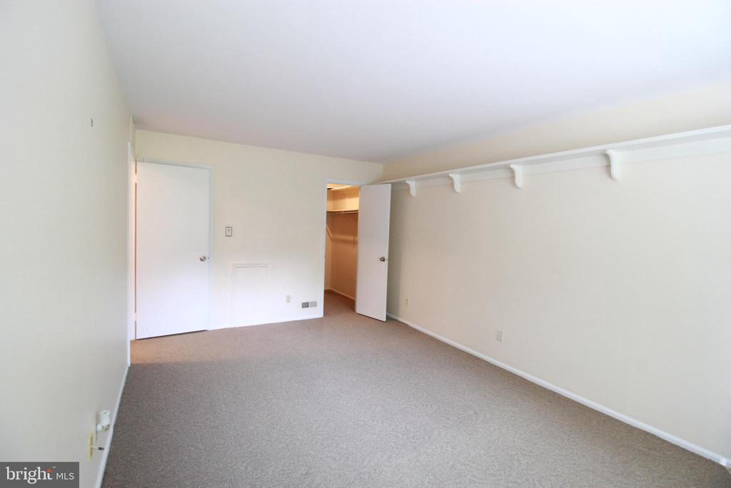207A DERRY HILL COURT