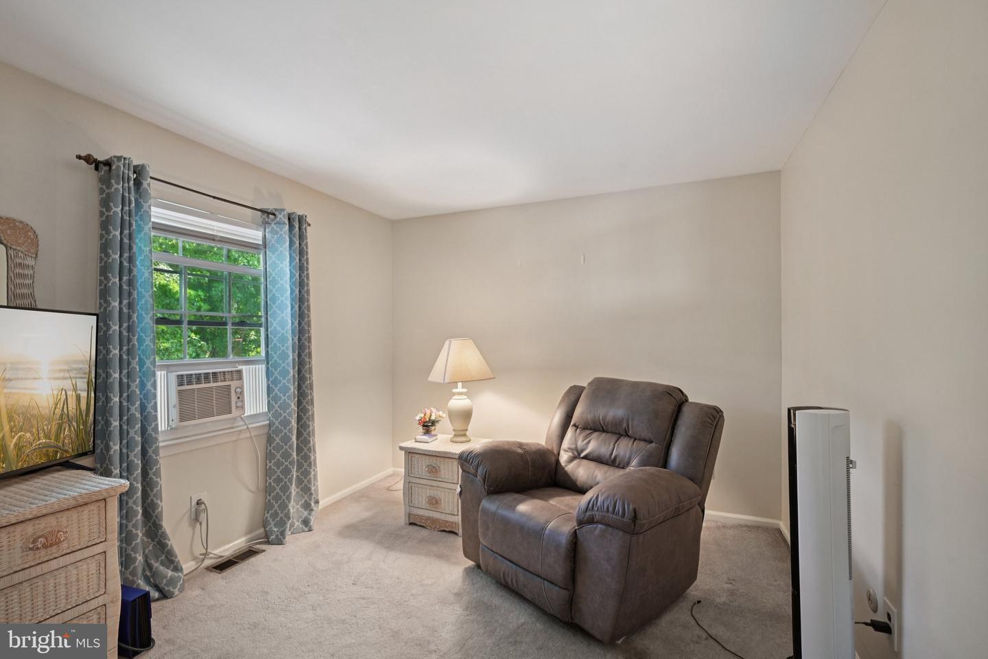 7 Iron Gate Rd