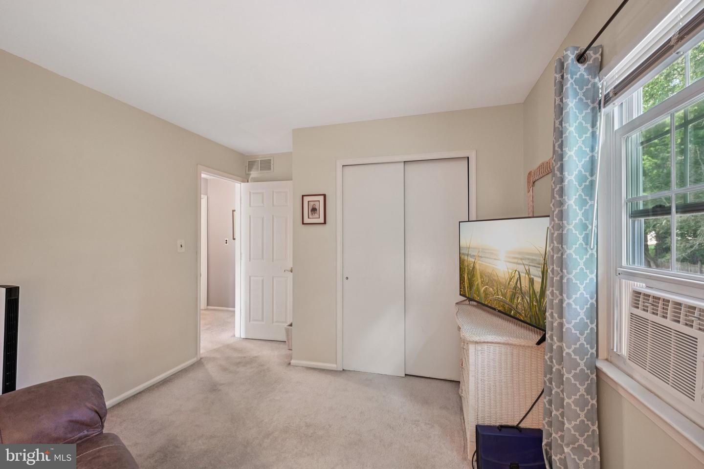 7 Iron Gate Rd