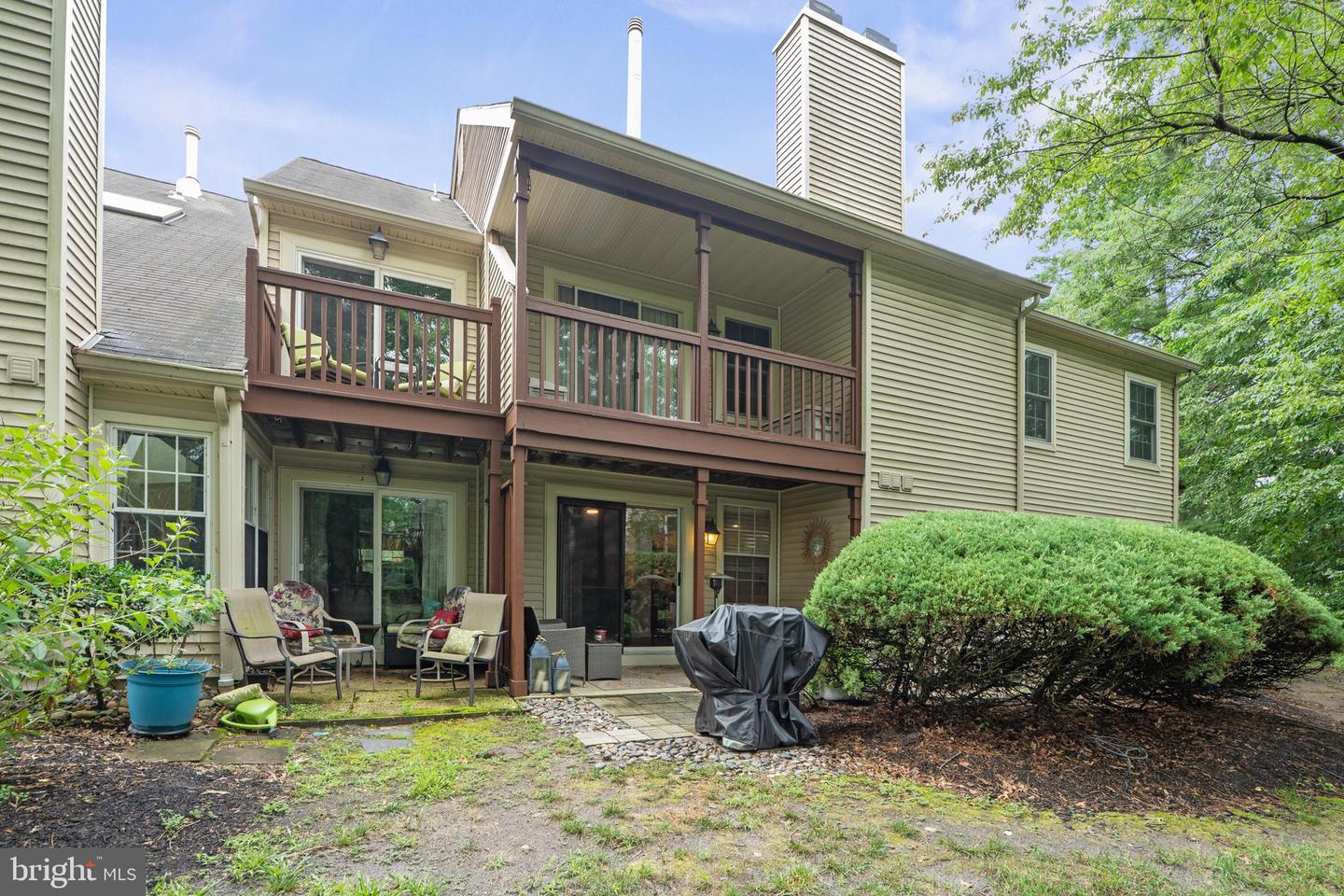 44 Woodlake Dr