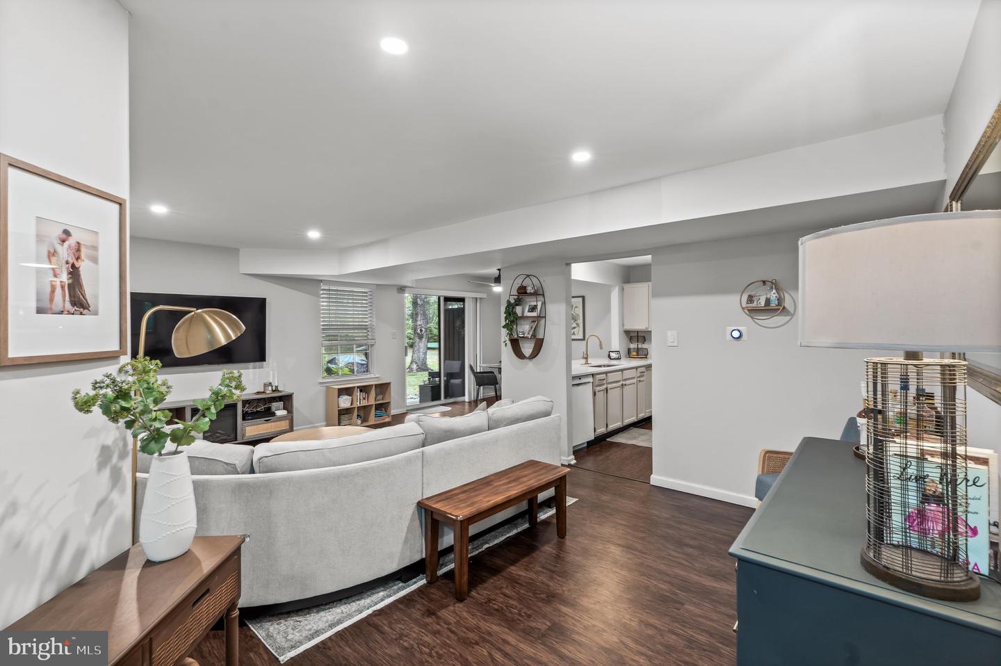 44 Woodlake Dr