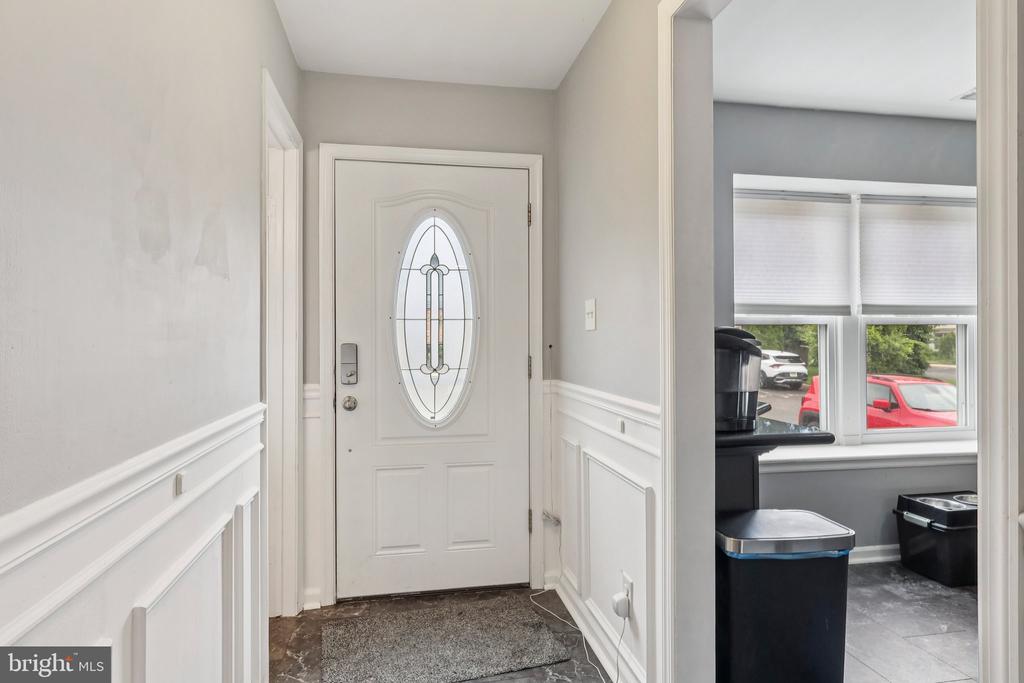 2102 ELBERTA LANE