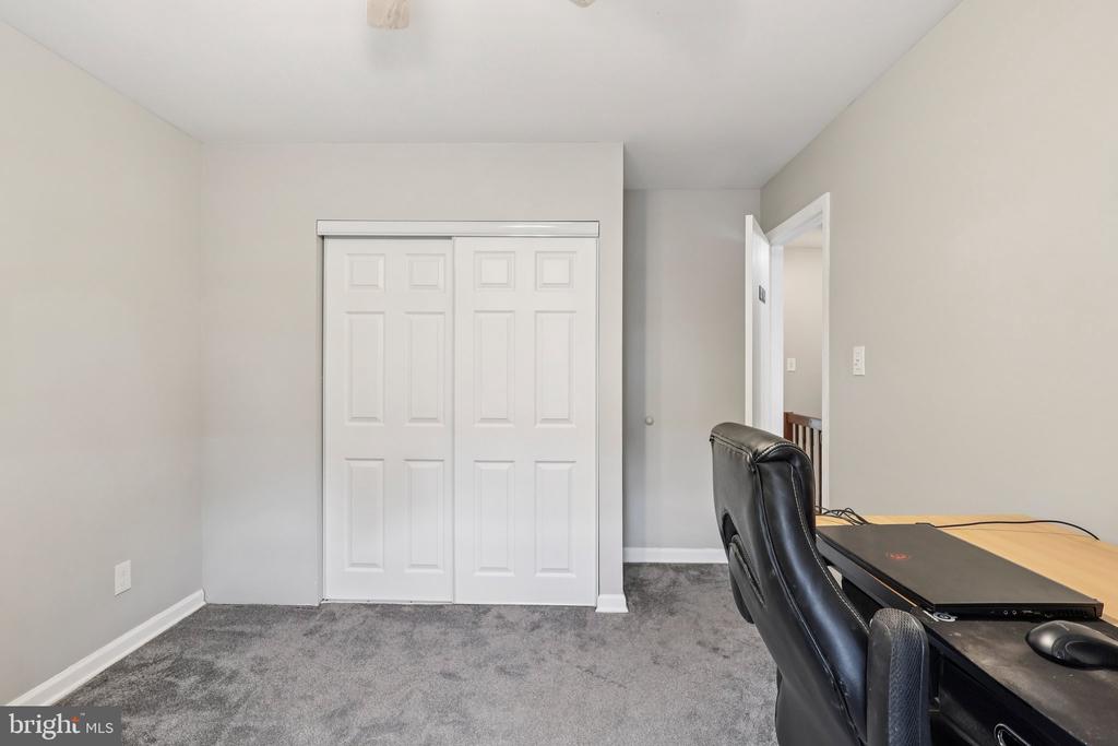 2102 ELBERTA LANE
