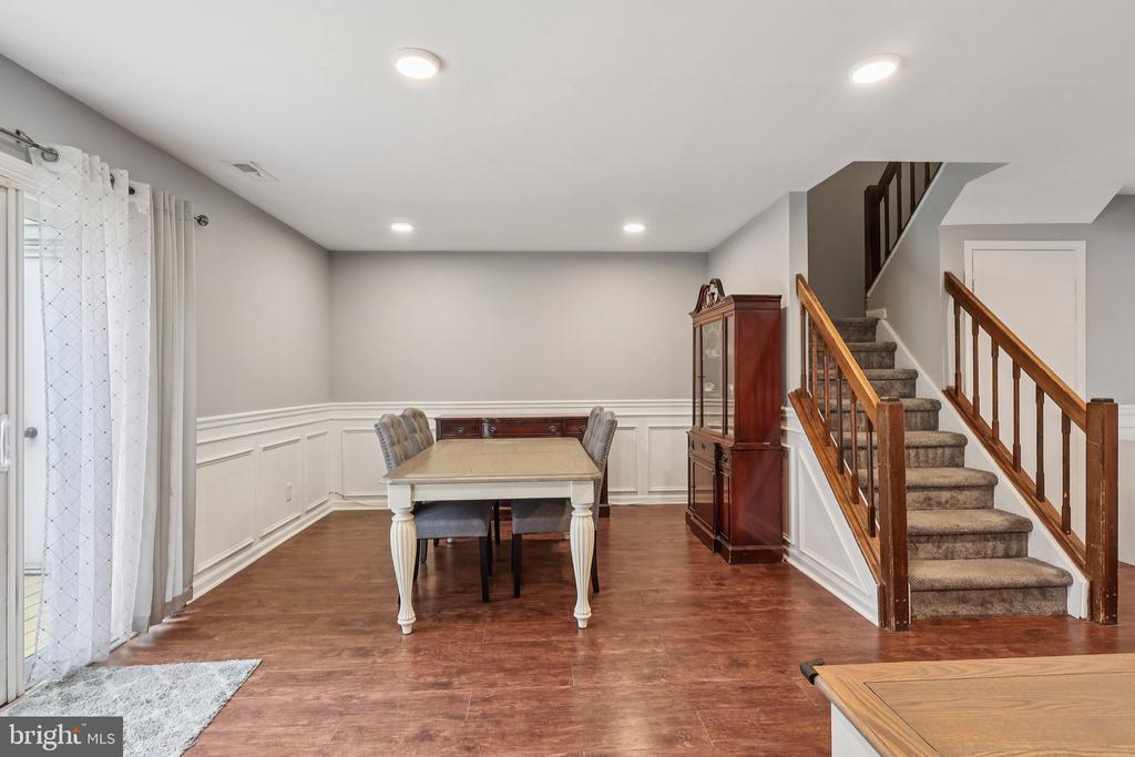 2102 ELBERTA LANE