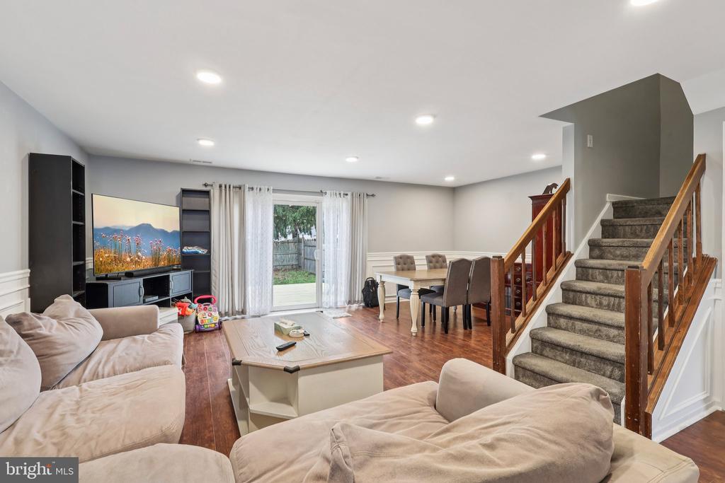 2102 ELBERTA LANE