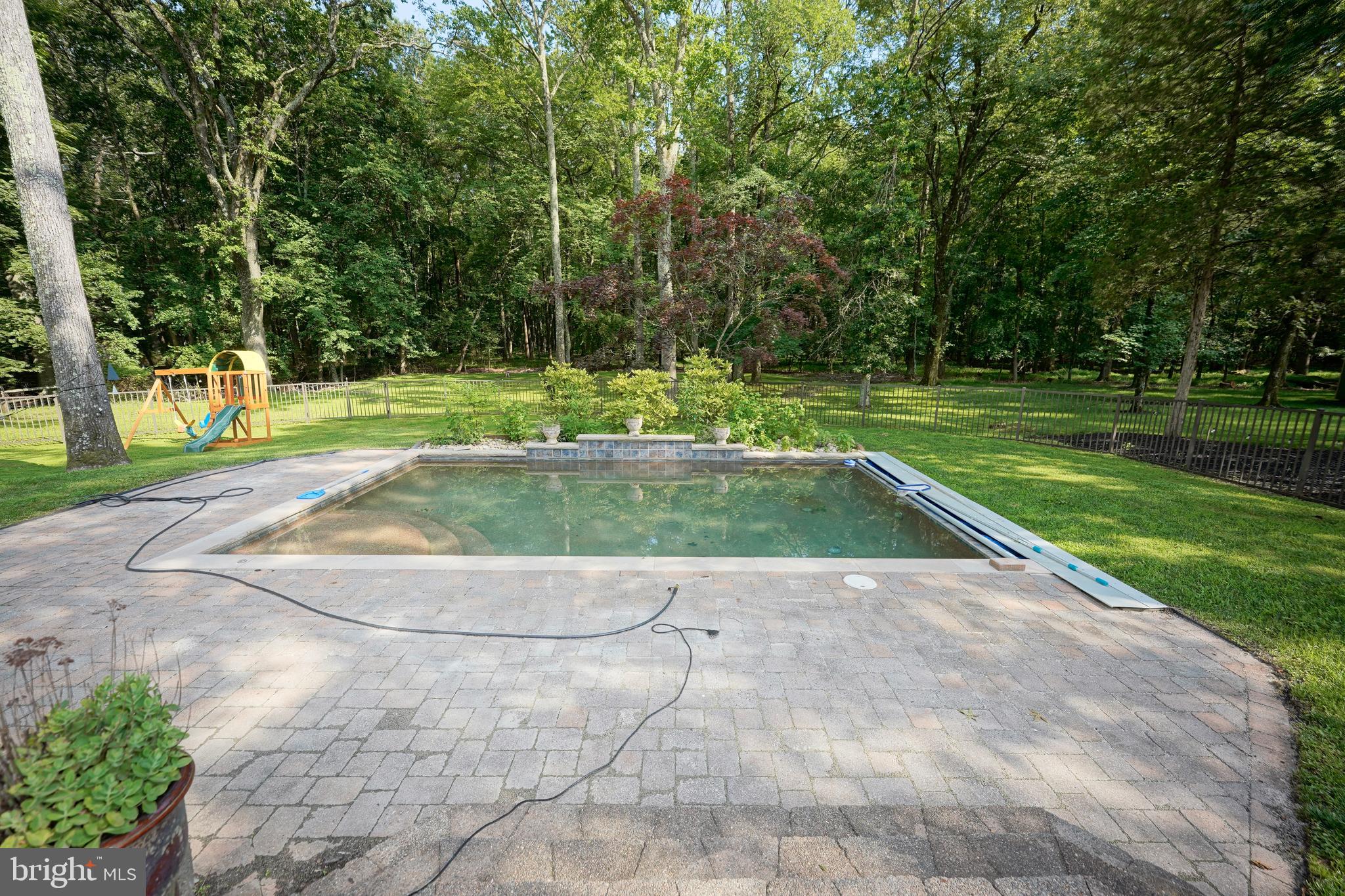 16 PALOMINO DRIVE