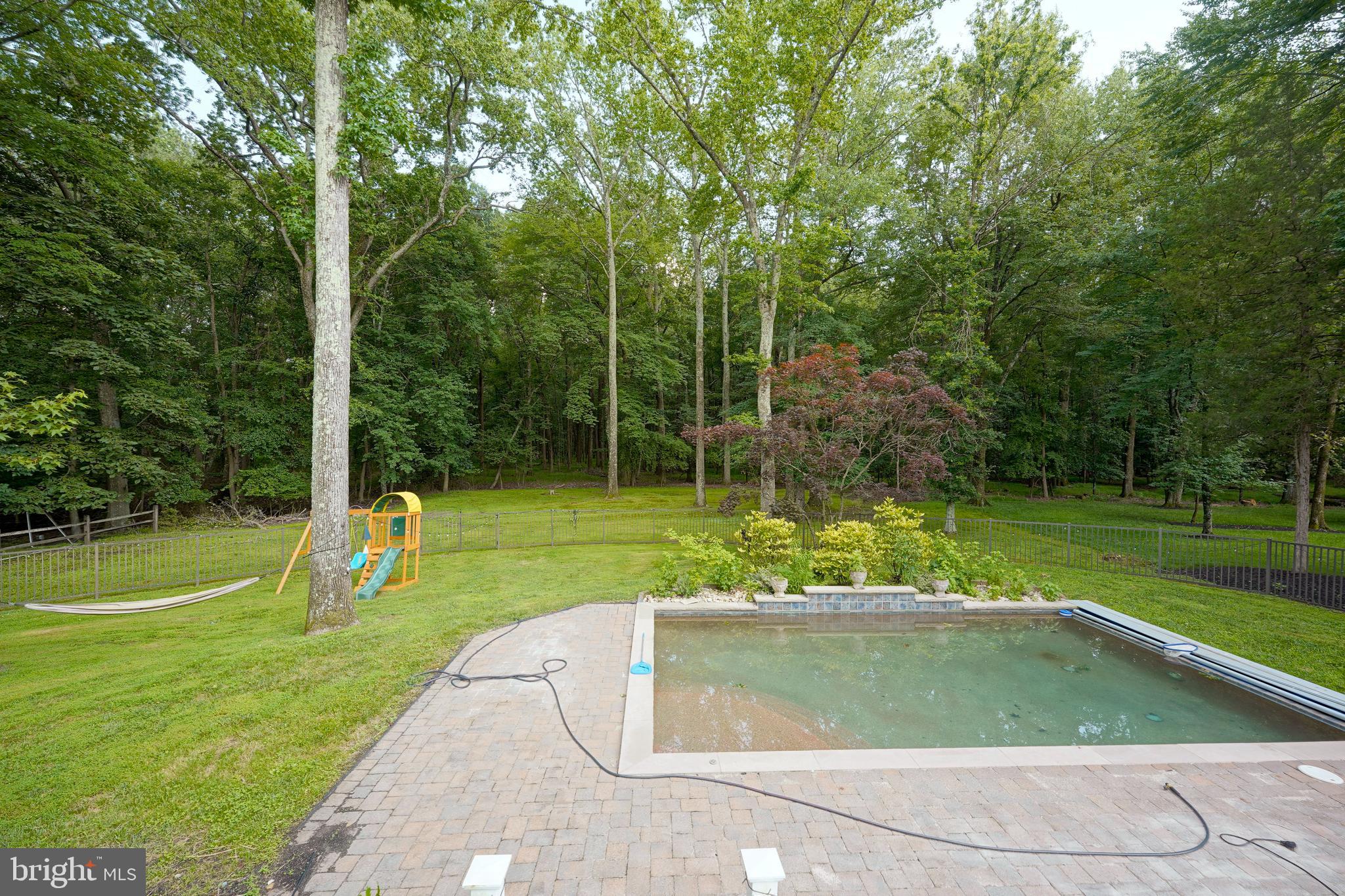 16 PALOMINO DRIVE