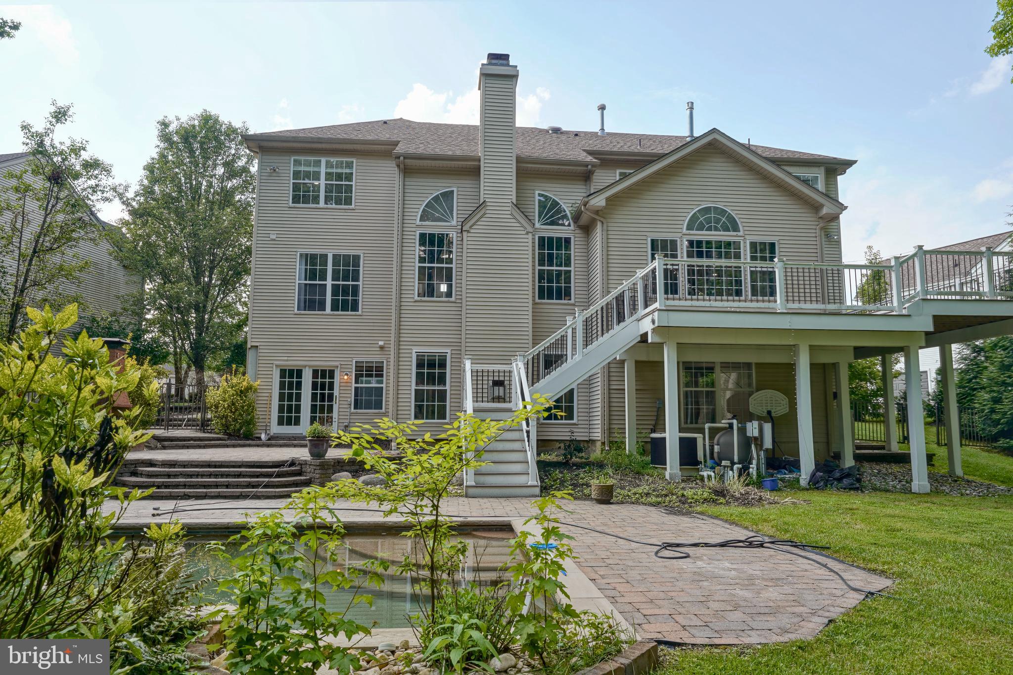 16 PALOMINO DRIVE