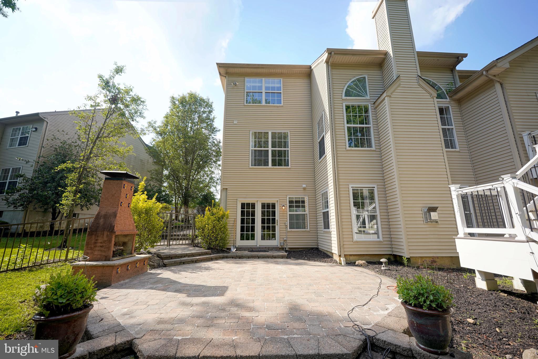 16 PALOMINO DRIVE