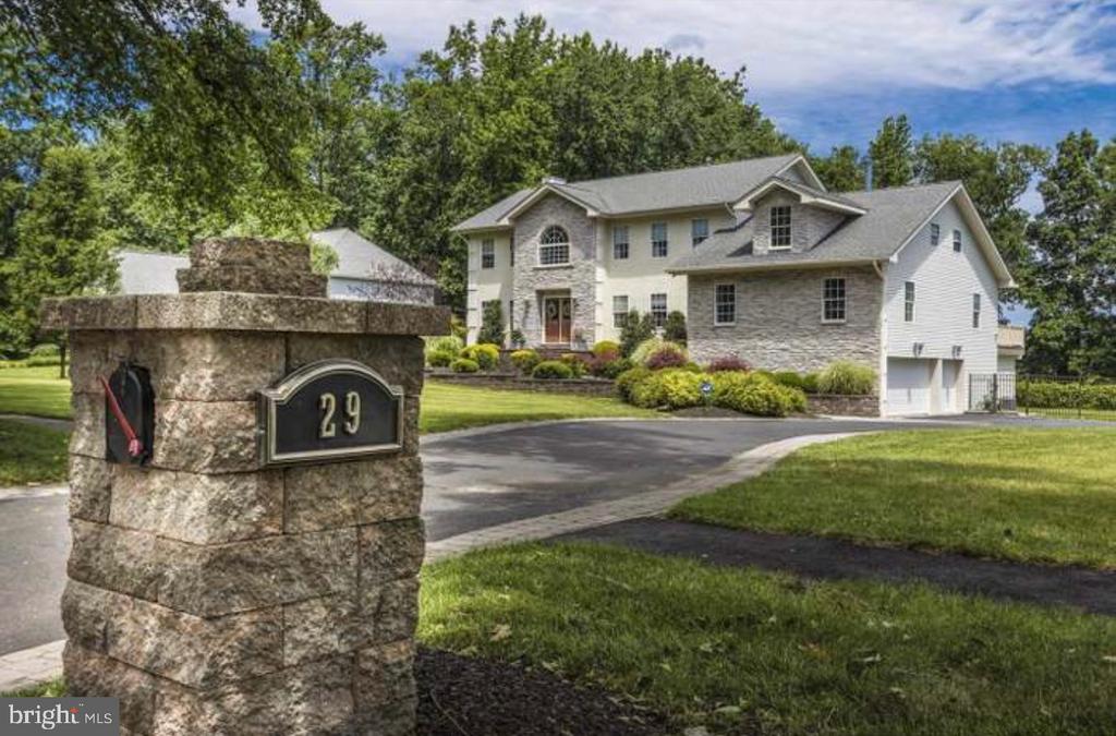 29 ELMWOOD RD S