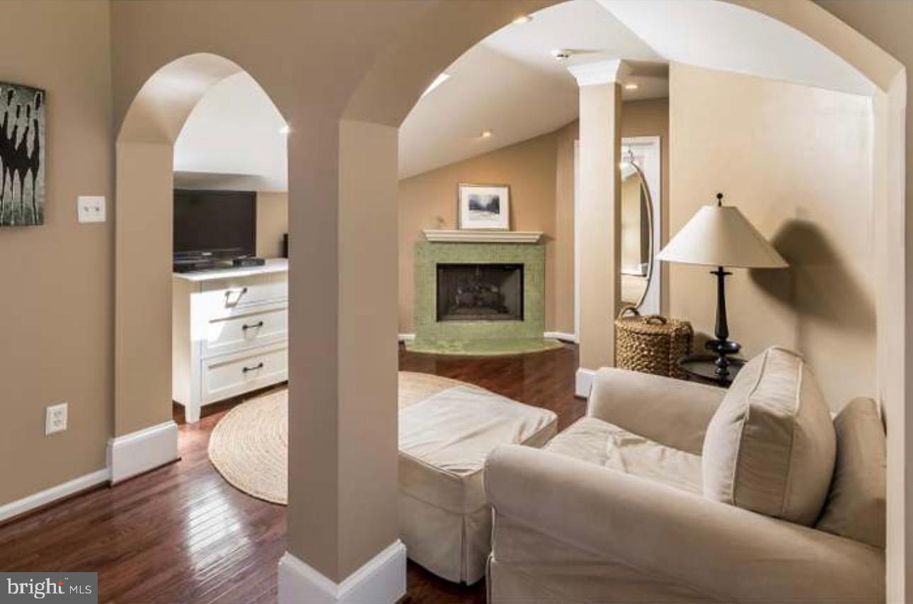 29 ELMWOOD RD S
