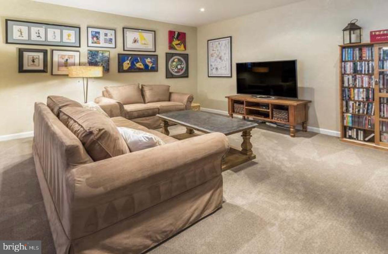 29 ELMWOOD RD S
