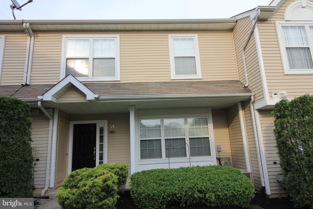 2507 SAXONY DRIVE