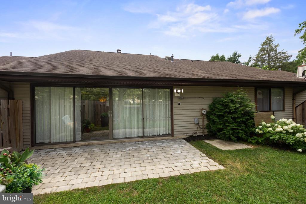25 E Bluebell Ln