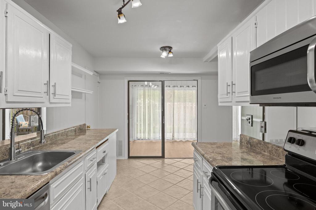 25 E Bluebell Ln