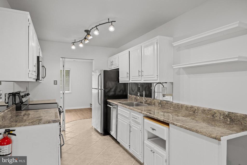 25 E Bluebell Ln