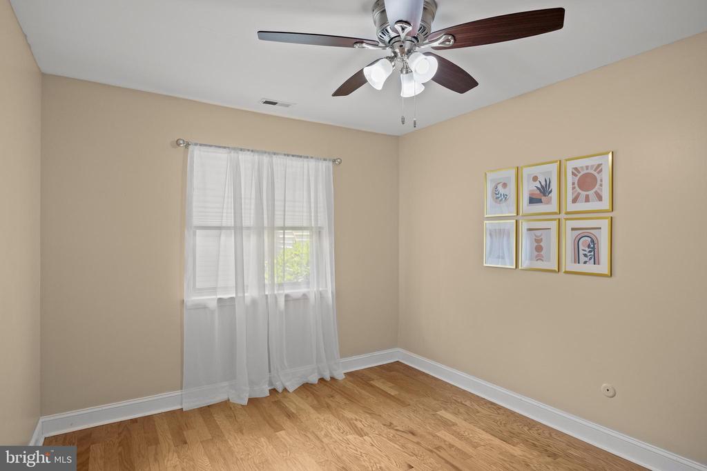 25 E Bluebell Ln