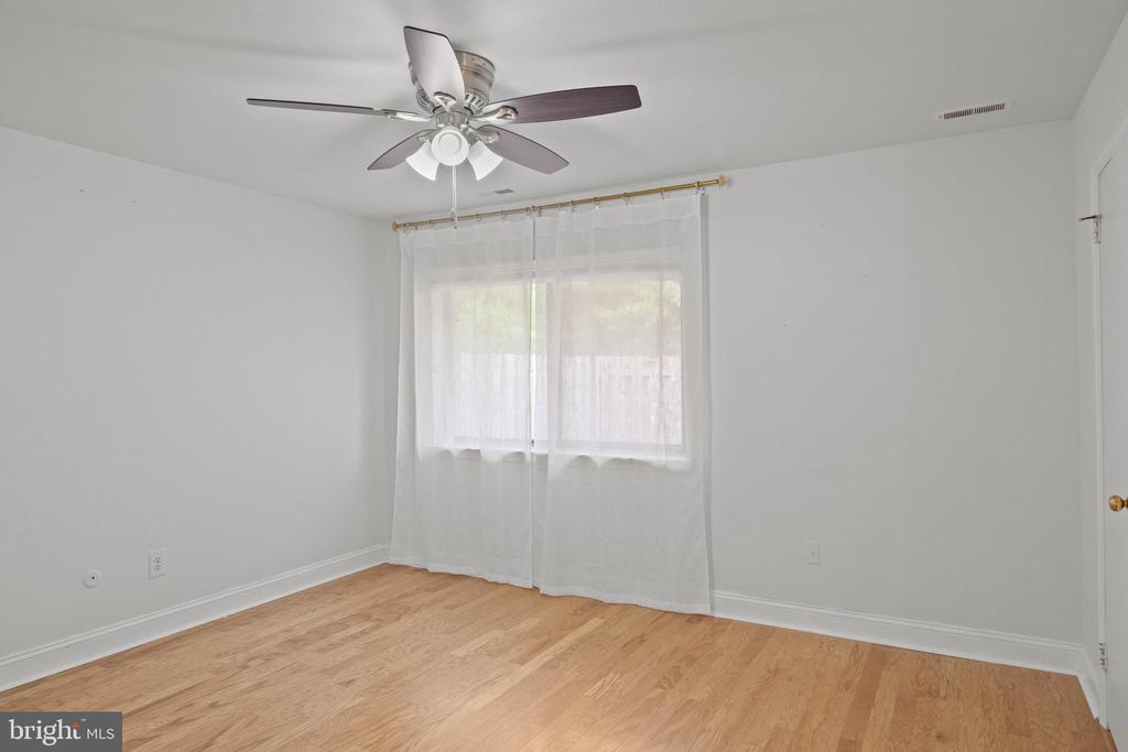 25 E Bluebell Ln