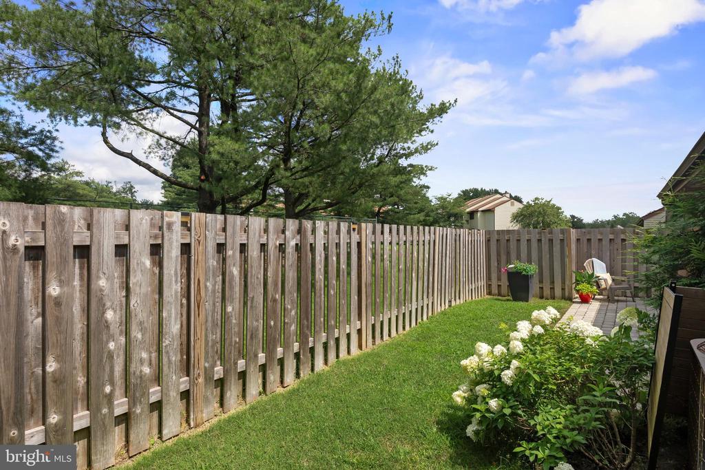 25 E Bluebell Ln