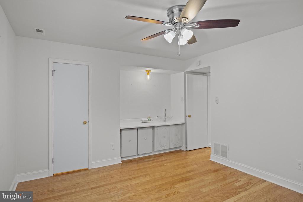 25 E Bluebell Ln