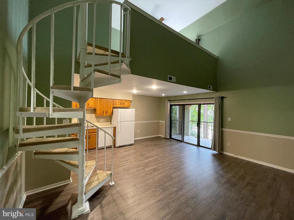 35 SUMMIT COURT