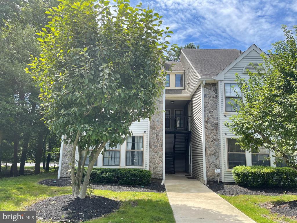 35 SUMMIT COURT