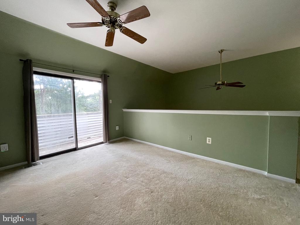 35 SUMMIT COURT