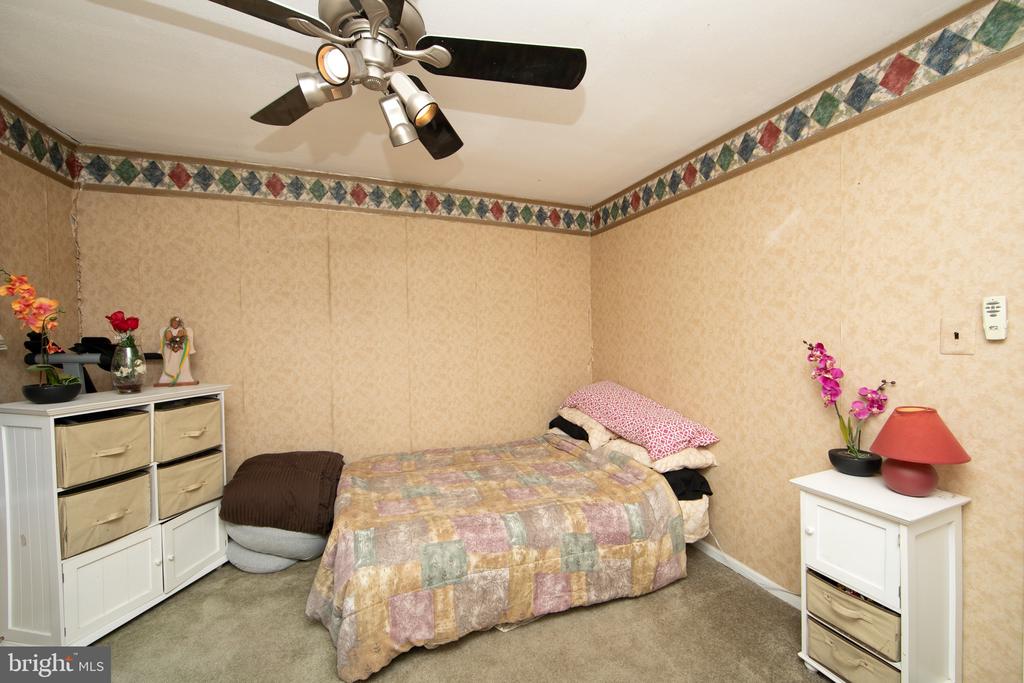 20 QUEEN ANNE COURT