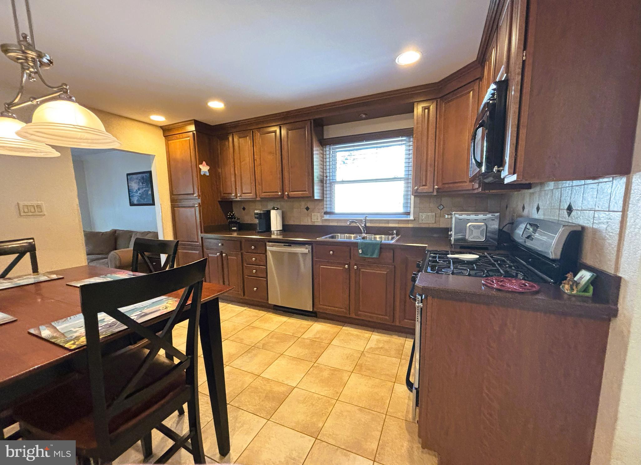3 CALDWELL AVENUE