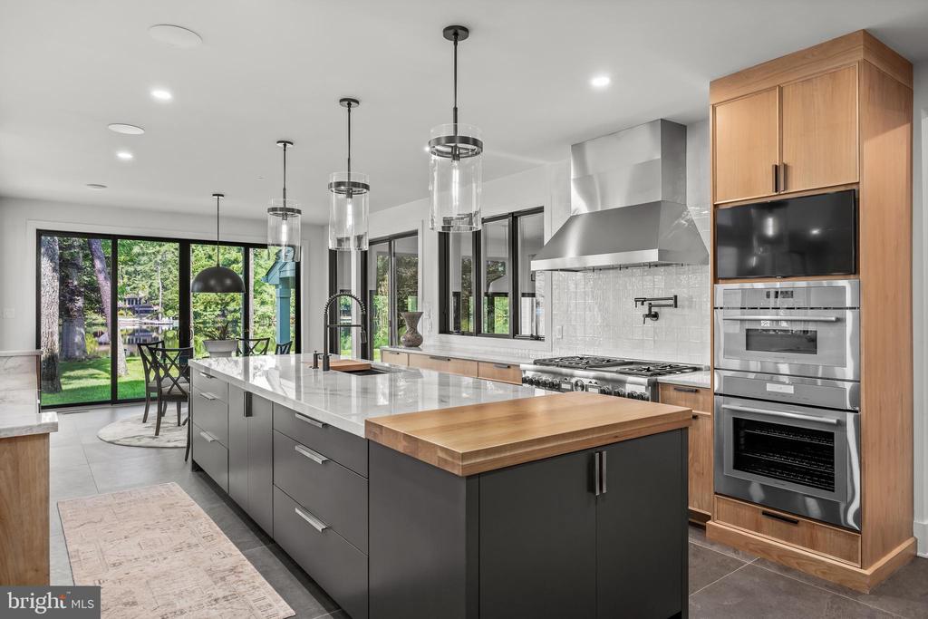 21 E CENTENNIAL DRIVE